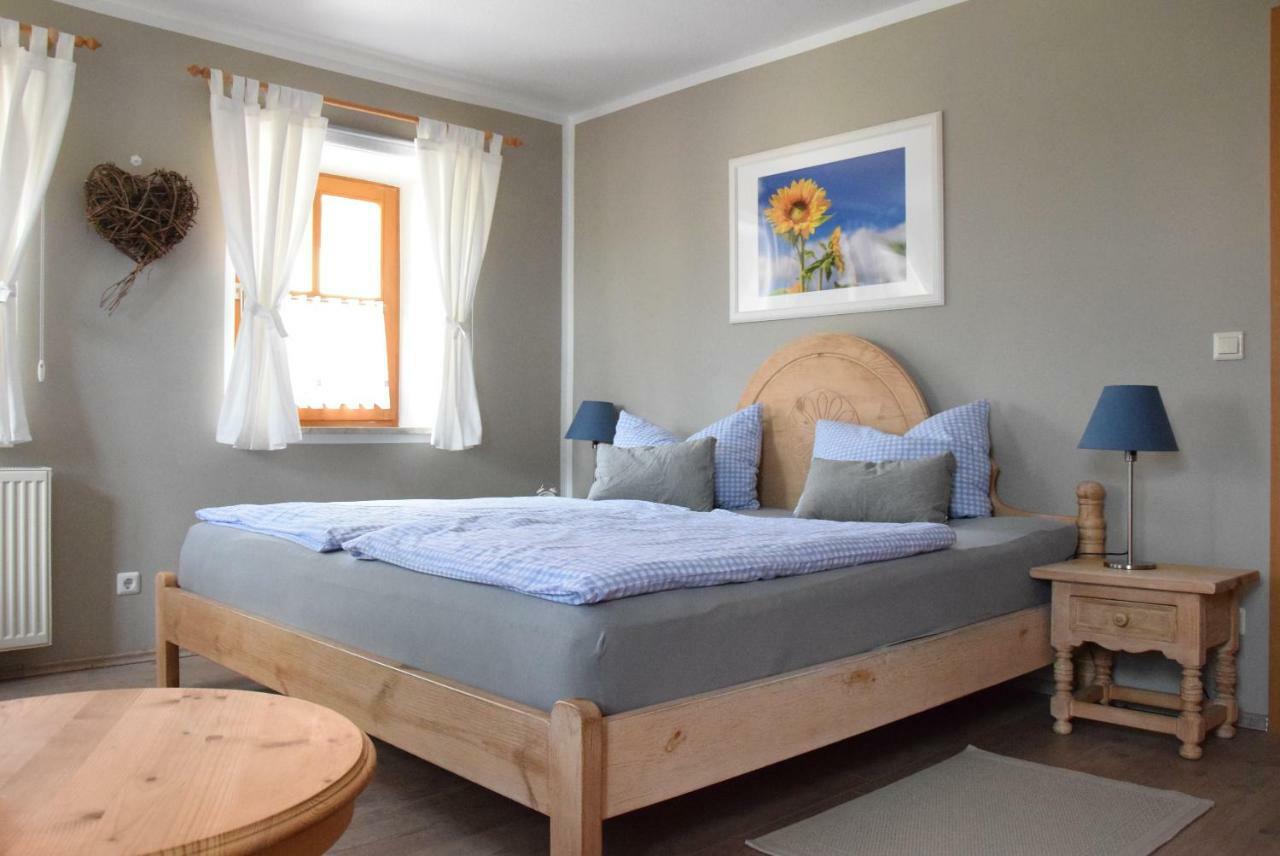 Ferienhaus Eitel Шпалт Екстериор снимка